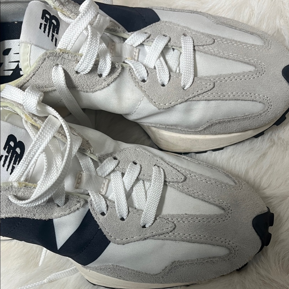 New Balance Cream and Black Sneakers - Picture 6 of 7